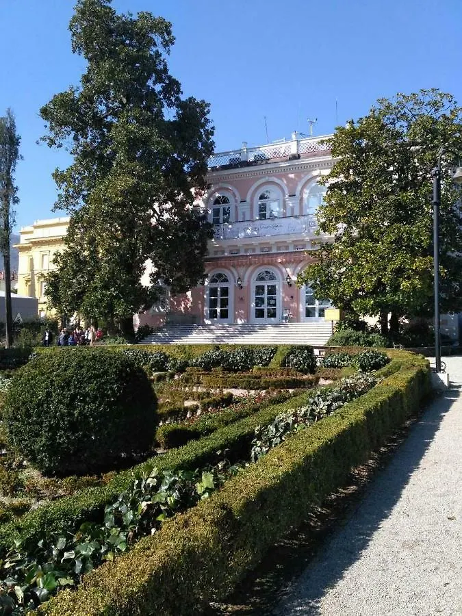 Central Apartment With Beautiful Sea View Opatija