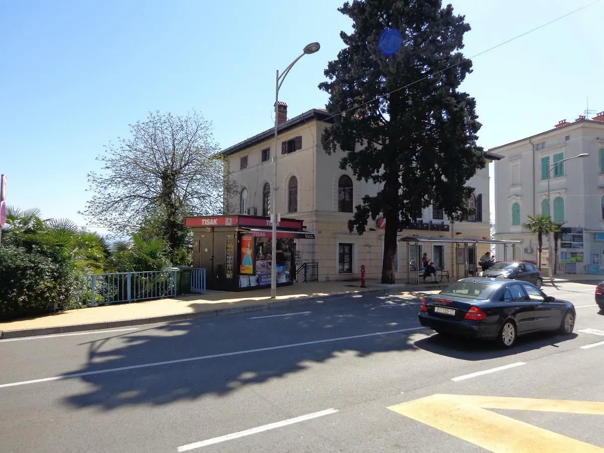 Central apartment with beautiful sea view Opatija Croatie