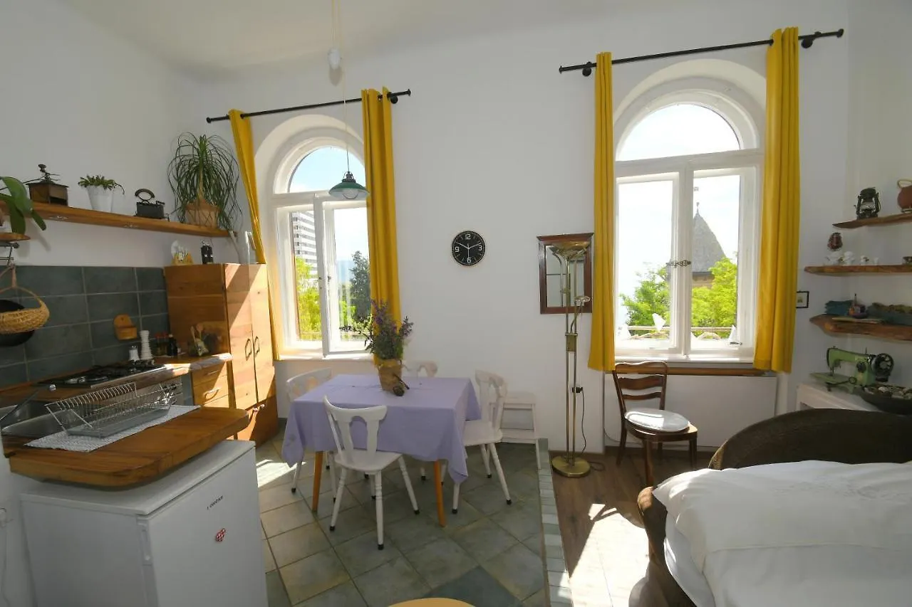 Central apartment with beautiful sea view Opatija 0*,