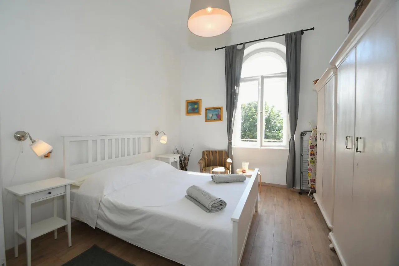 Central Apartment With Beautiful Sea View Opatija